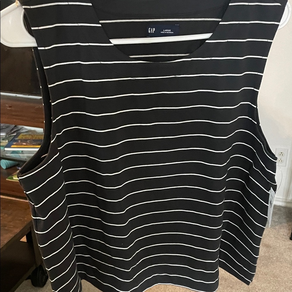 GAP Women's Black and White Striped Tank Top
